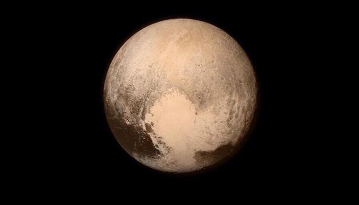Зонд, сделавший первое качественное фото Плутона, работает на процессоре от первой PlayStation