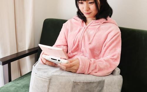 Подушка для мобильных геймеров. Сеть обсуждает новое японское изобретение