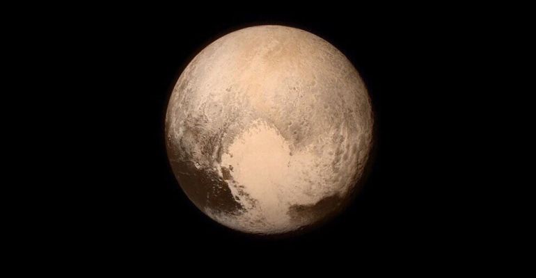 Зонд, сделавший первое качественное фото Плутона, работает на процессоре от первой PlayStation